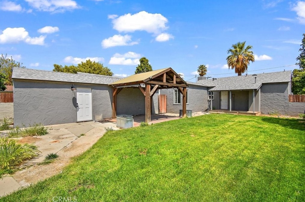 3898 Mtn Vw Ave, San Bernardino CA  92405-2330 exterior