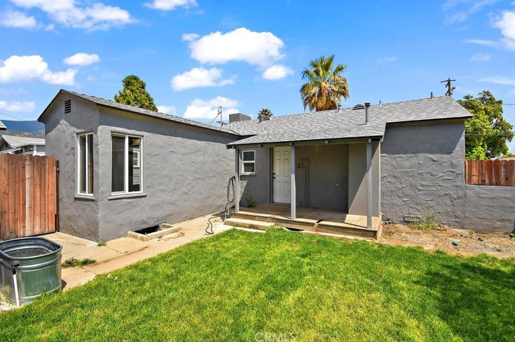 3898 Mtn Vw Ave, San Bernardino CA  92405-2330 exterior