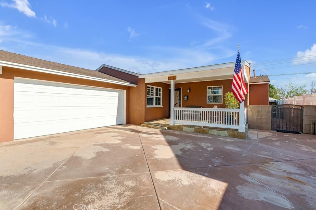 1050 E Renwick Rd, Glendora, CA 91740