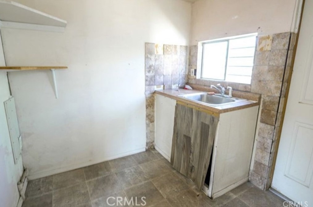 150 Lilac Ave, Rialto CA  92376-5733 exterior
