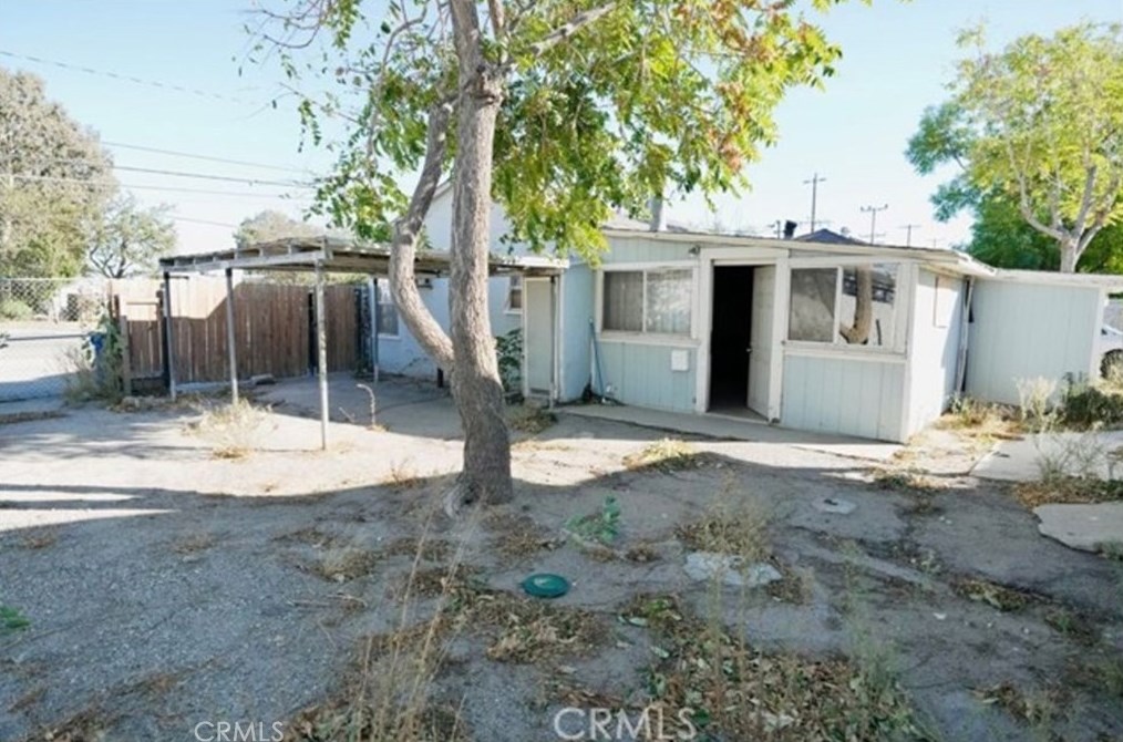 150 Lilac Ave, Rialto CA  92376-5733 exterior
