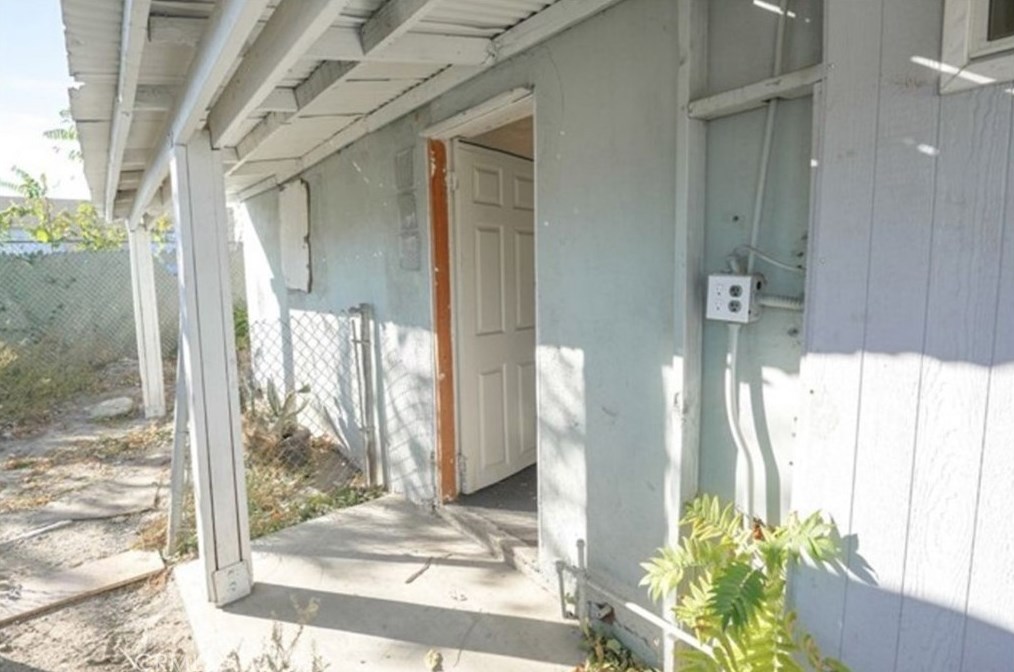 150 Lilac Ave, Rialto CA  92376-5733 exterior