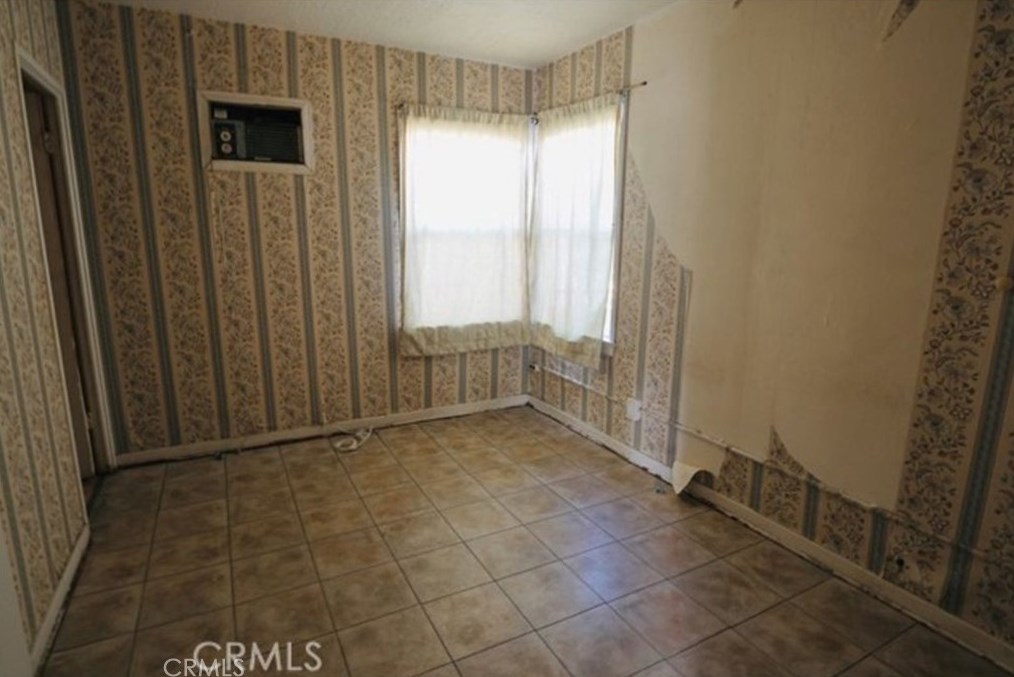 150 Lilac Ave, Rialto CA  92376-5733 exterior