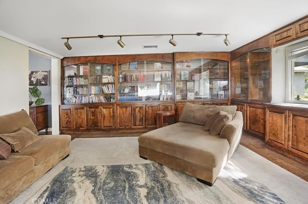 3621 Hemlock Dr, San Bernardino CA  92404-3102 exterior