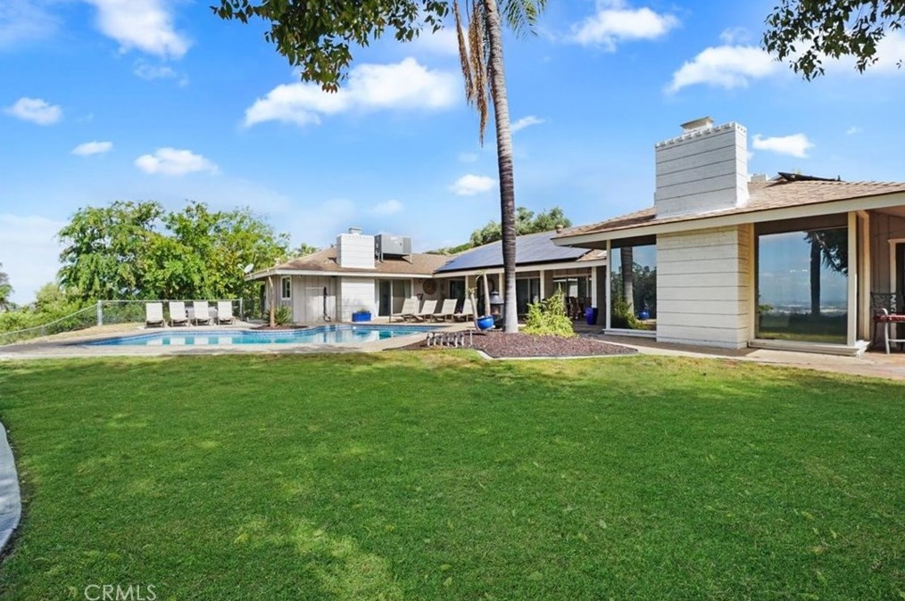 3621 Hemlock Dr, San Bernardino CA  92404-3102 exterior