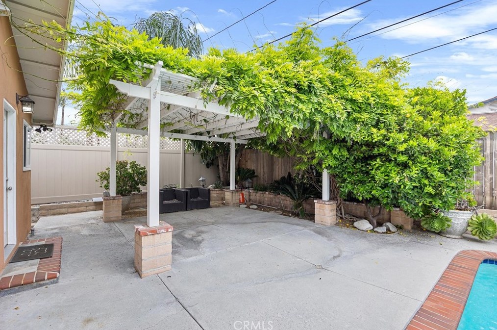 1054 El Dorado Dr, Fullerton CA  92835-3724 exterior