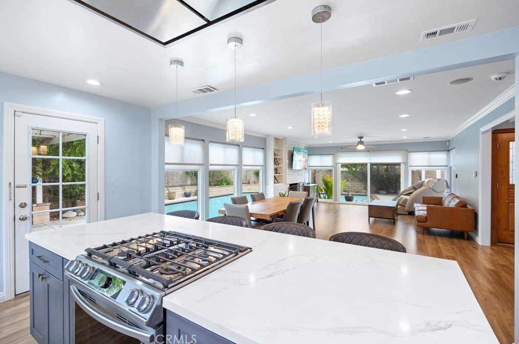 1054 El Dorado Dr, Fullerton CA  92835-3724 exterior