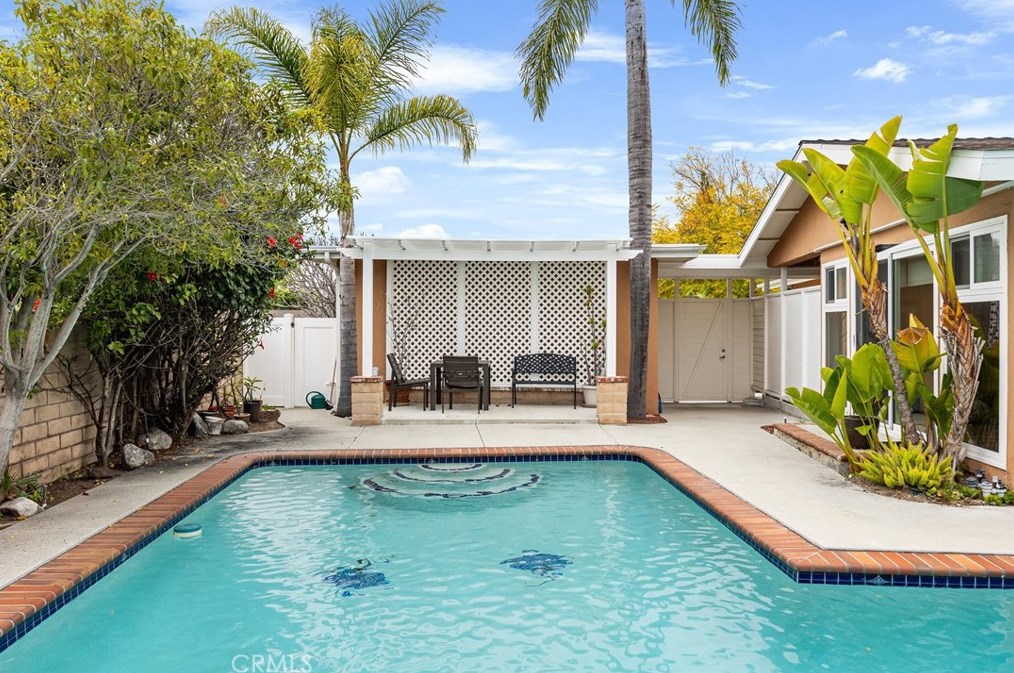 1054 El Dorado Dr, Fullerton CA  92835-3724 exterior