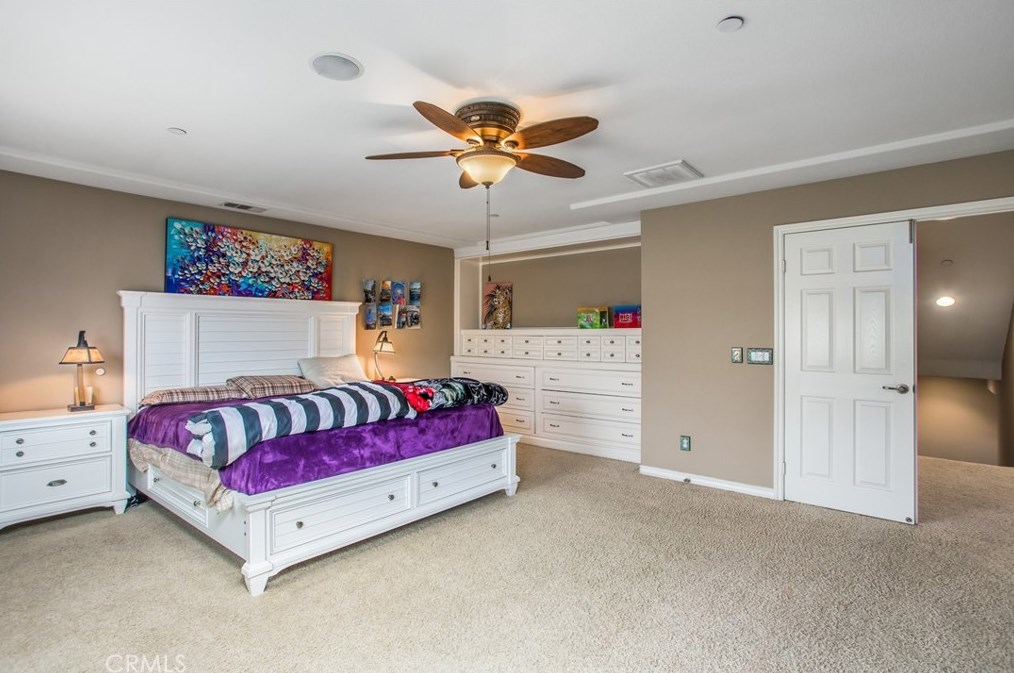 15562 Sicily Ln, Fontana CA  92336-4622 exterior