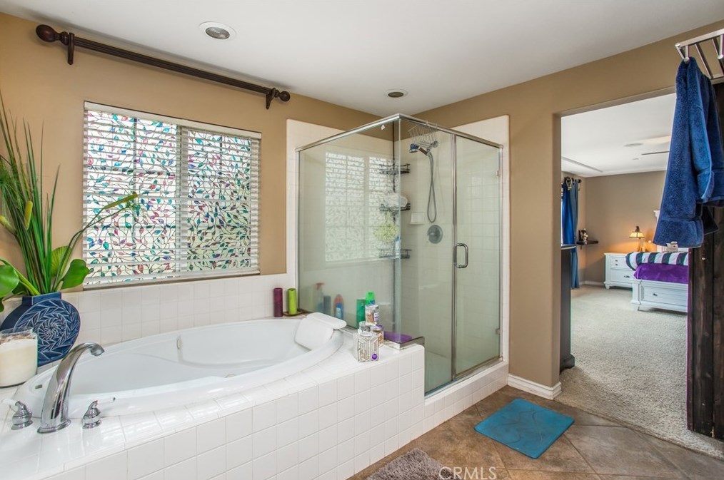 15562 Sicily Ln, Fontana CA  92336-4622 exterior