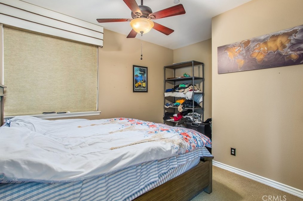 15562 Sicily Ln, Fontana CA  92336-4622 exterior