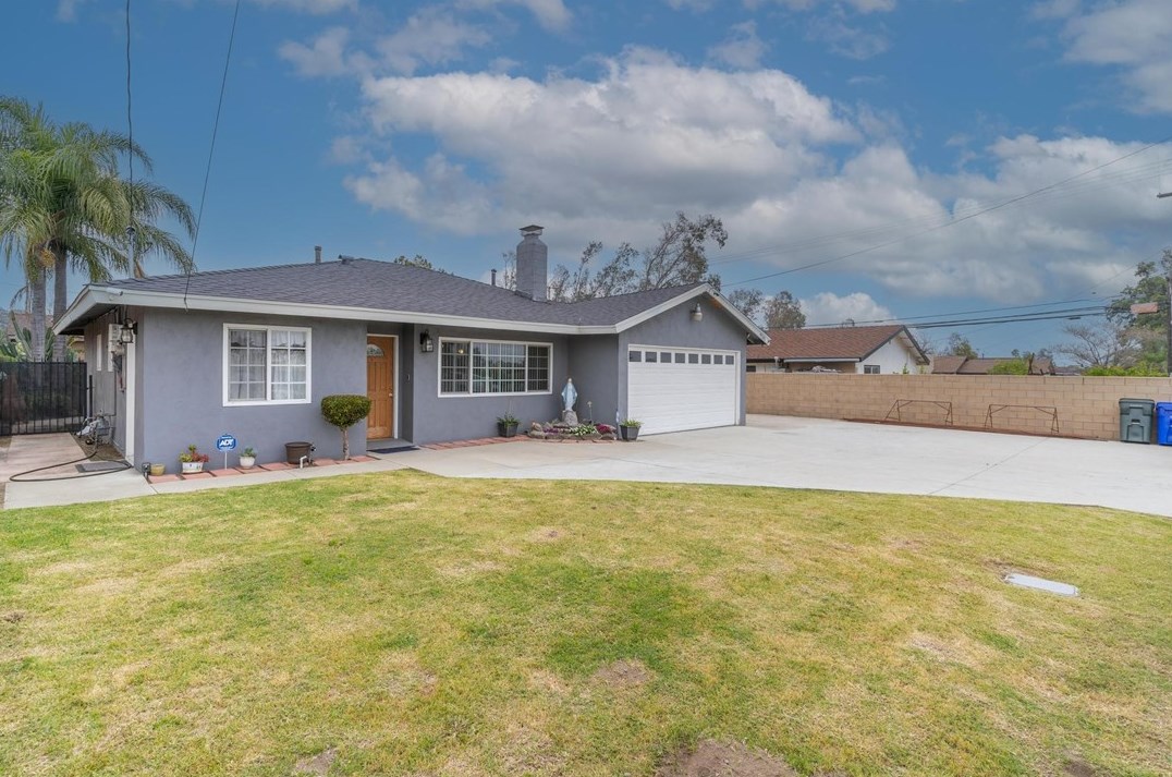 9281 Hemlock Ave, Fontana CA  92335-4326 exterior