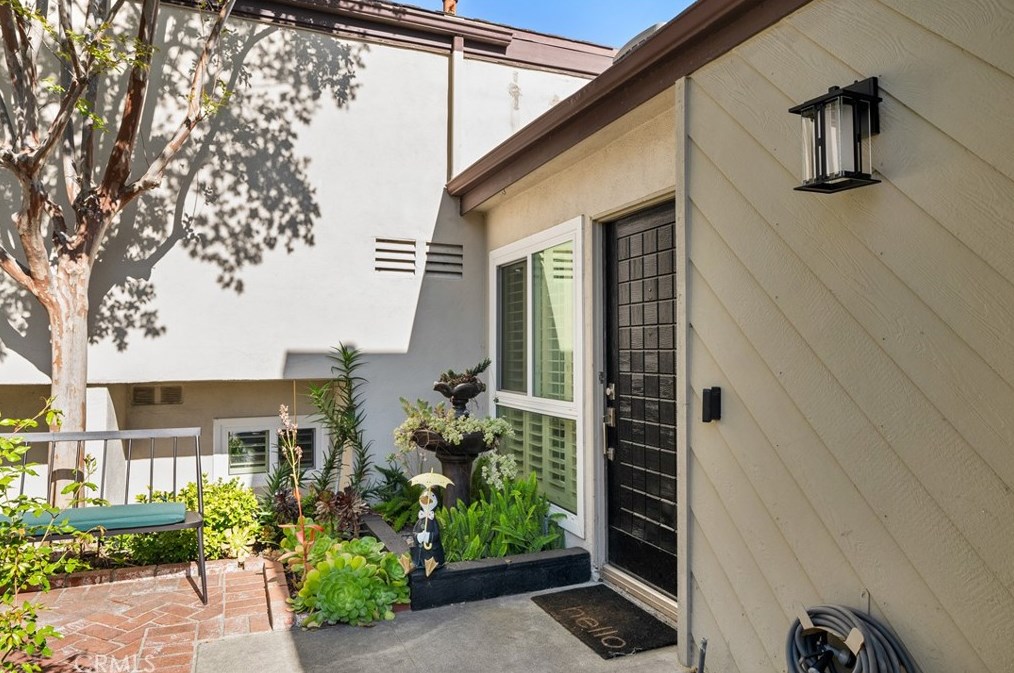 2752 Craig Cir, Fullerton CA  92835-2901 exterior