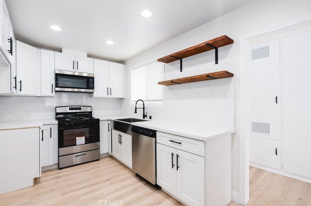 5202 Coralite St, Long Beach CA  90808-3410 exterior