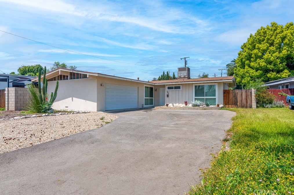 347 Elizabeth Ln, Upland, CA 91786