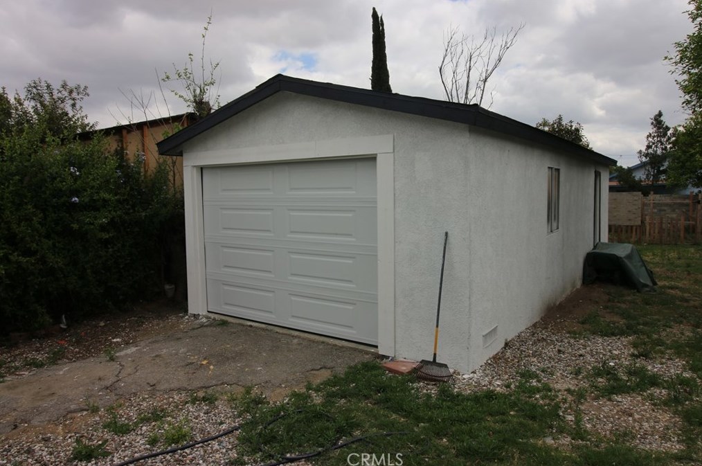 10045 Portola Ave, Bloomington, CA 92316-2032