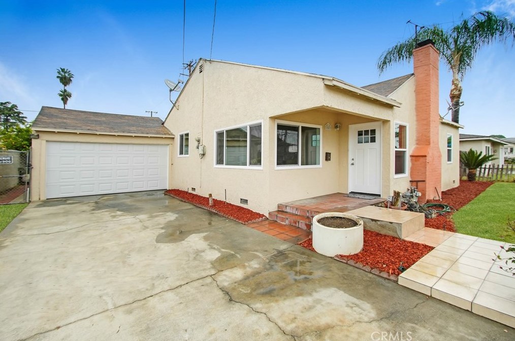 1063 E Kingsley Ave, Pomona, CA 91767