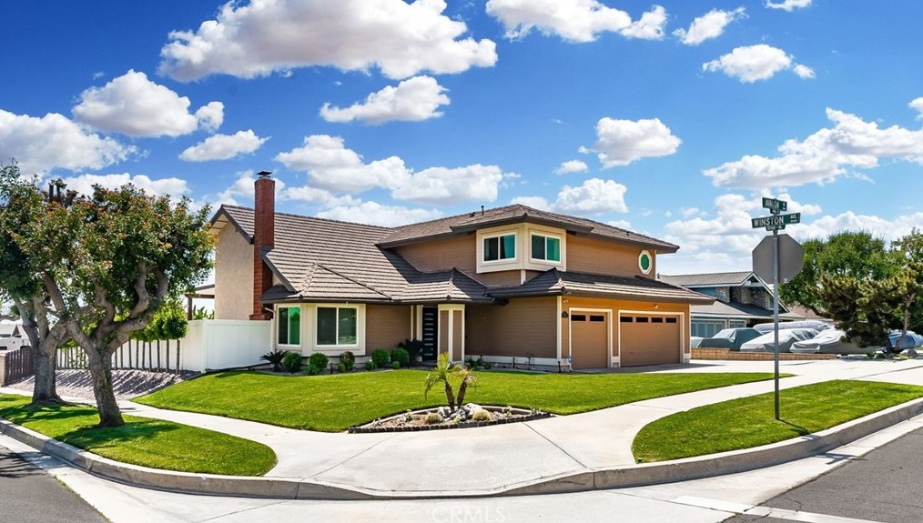 452 E Avalon Ct, Upland, CA 91784