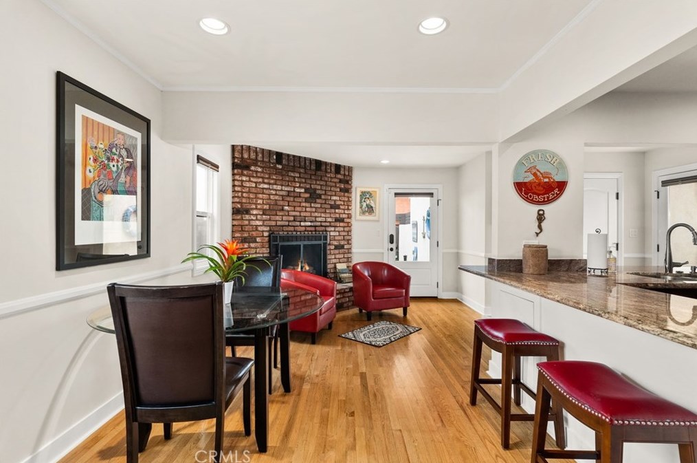 236 Granada Ave, Long Beach CA  90803-5512 exterior