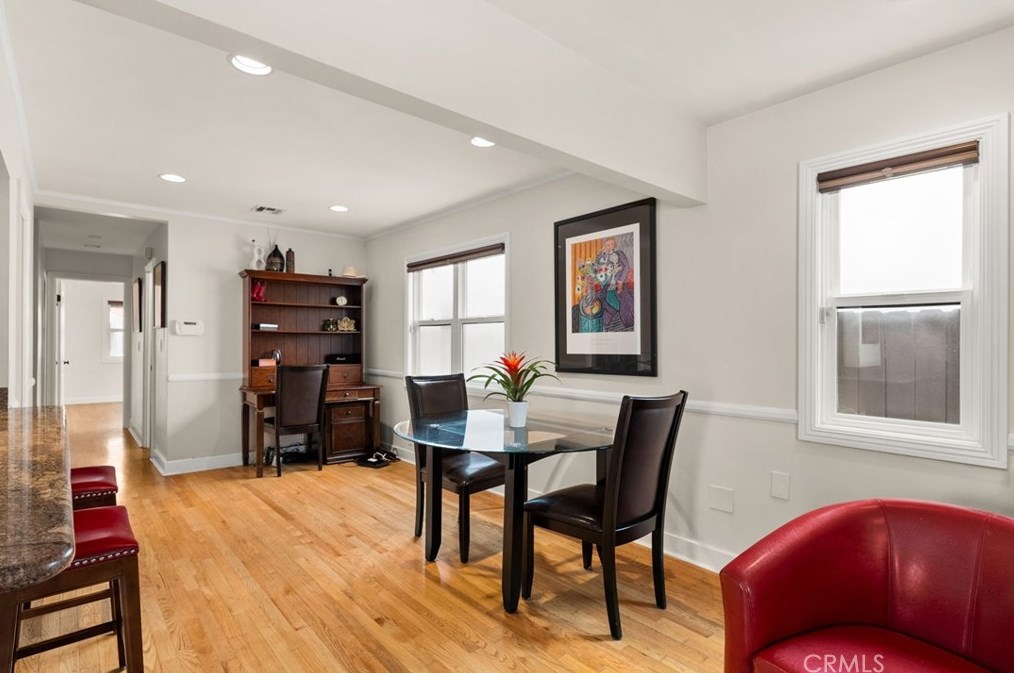 236 Granada Ave, Long Beach CA  90803-5512 exterior