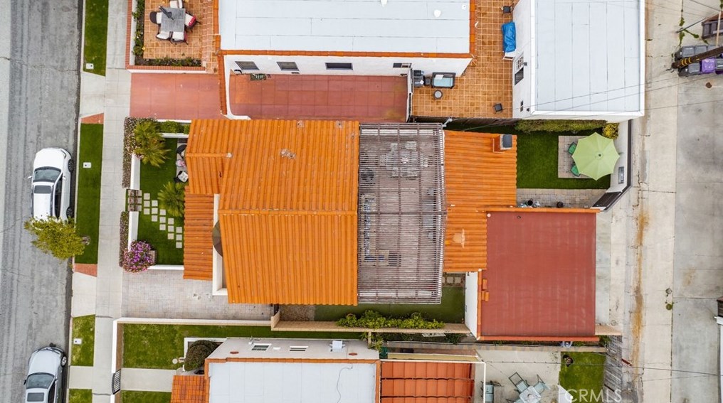 236 Granada Ave, Long Beach CA  90803-5512 exterior