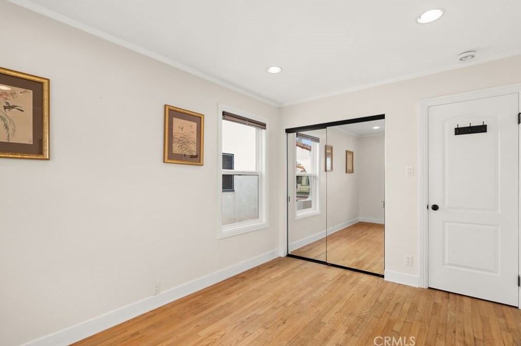 236 Granada Ave, Long Beach CA  90803-5512 exterior