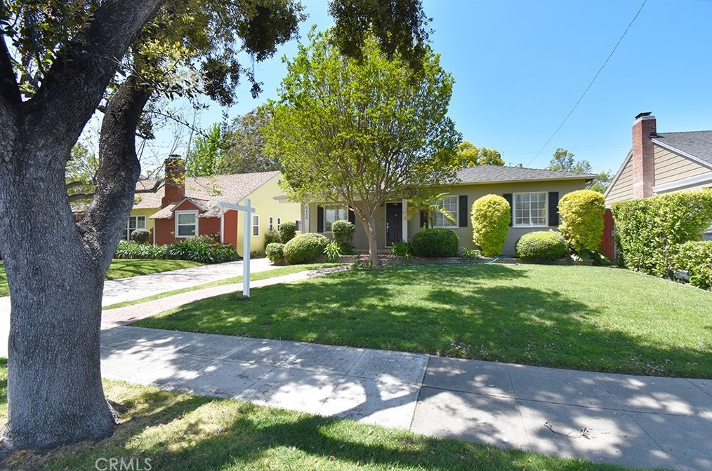 545 N Beachwood Dr, Burbank, CA 91506