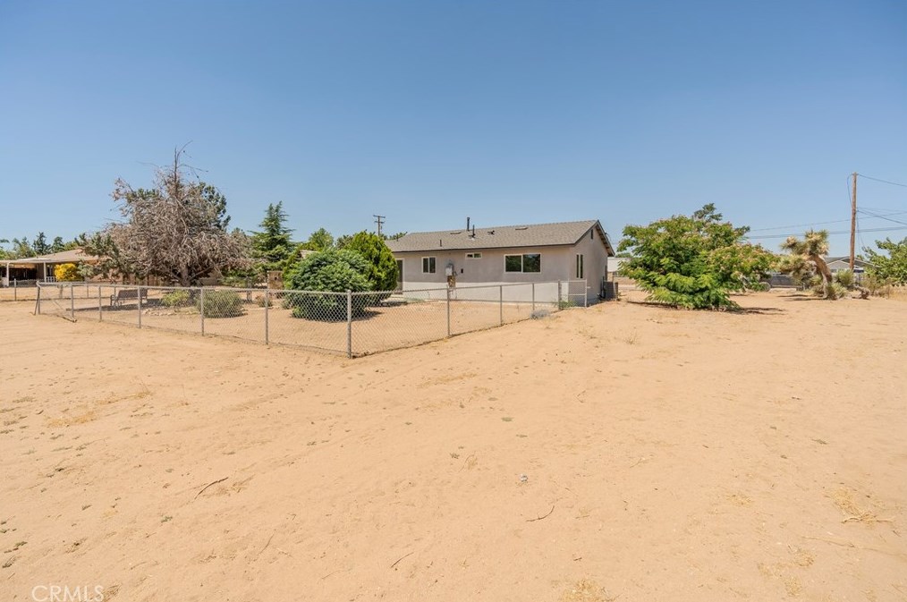 8523 8th Ave, Hesperia CA  92345-3905 exterior