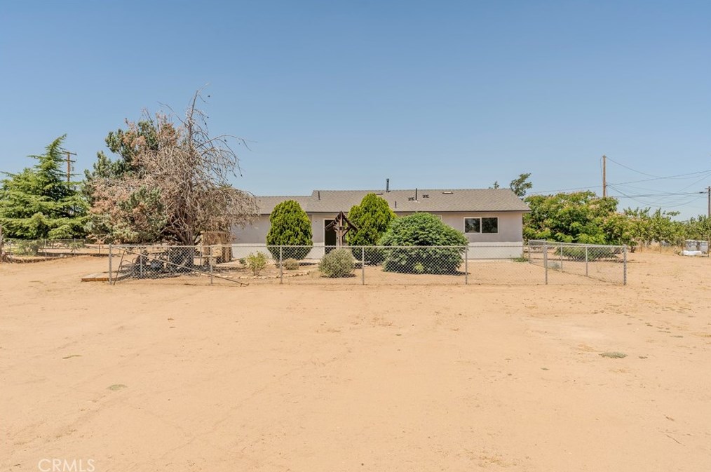 8523 8th Ave, Hesperia CA  92345-3905 exterior