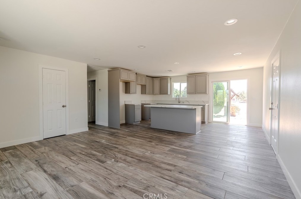 8523 8th Ave, Hesperia CA  92345-3905 exterior