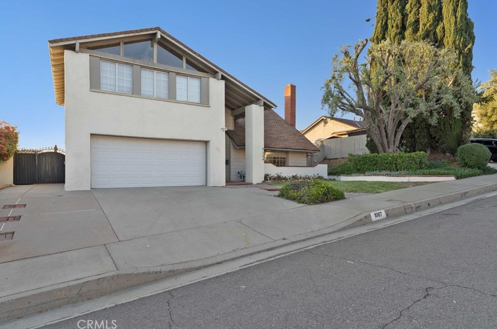 1087 Flintlock Rd, Pomona, CA 91765-1114