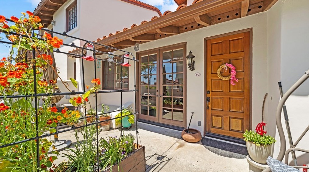 455 Bougainvillea Ln, Glendora, CA 91741-6901