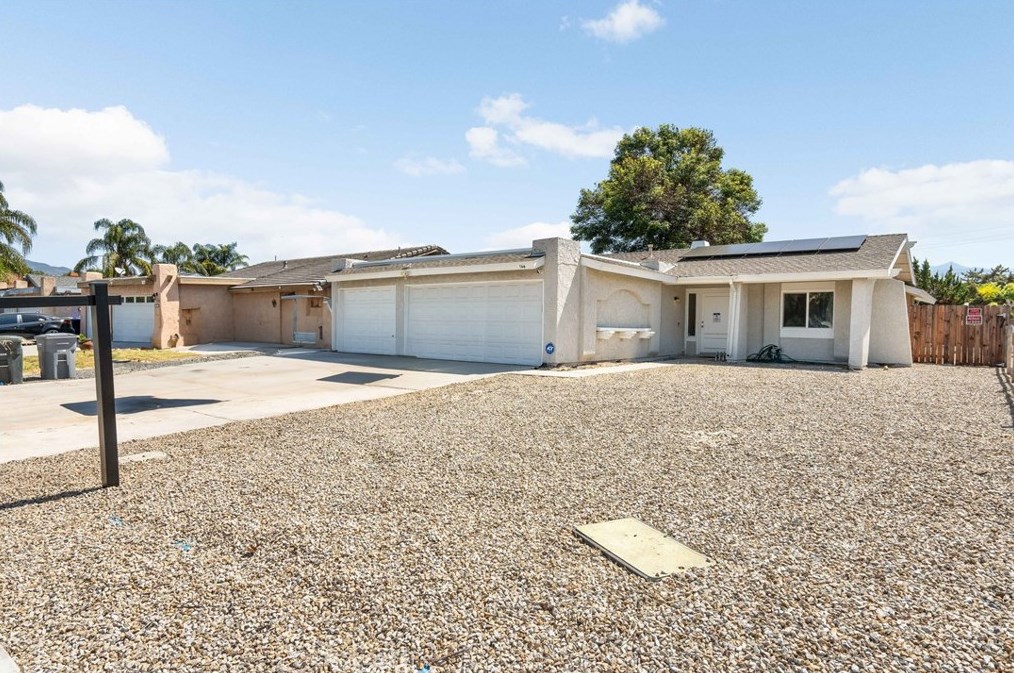 144 Zolder St, Hemet, CA 92544-5055
