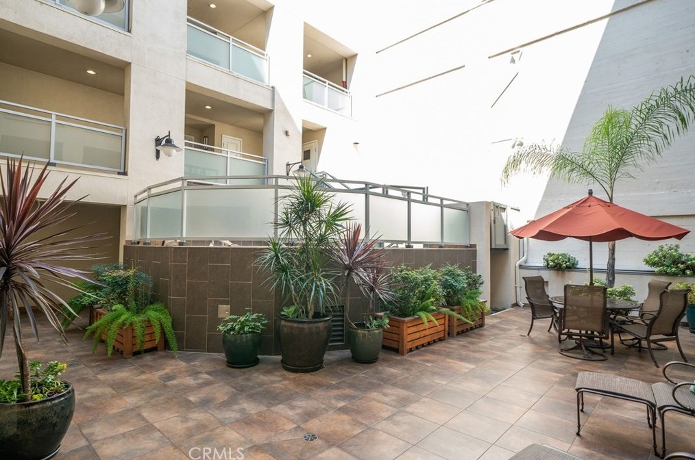 125 Raymond Ave, Pasadena CA  91103-4534 exterior