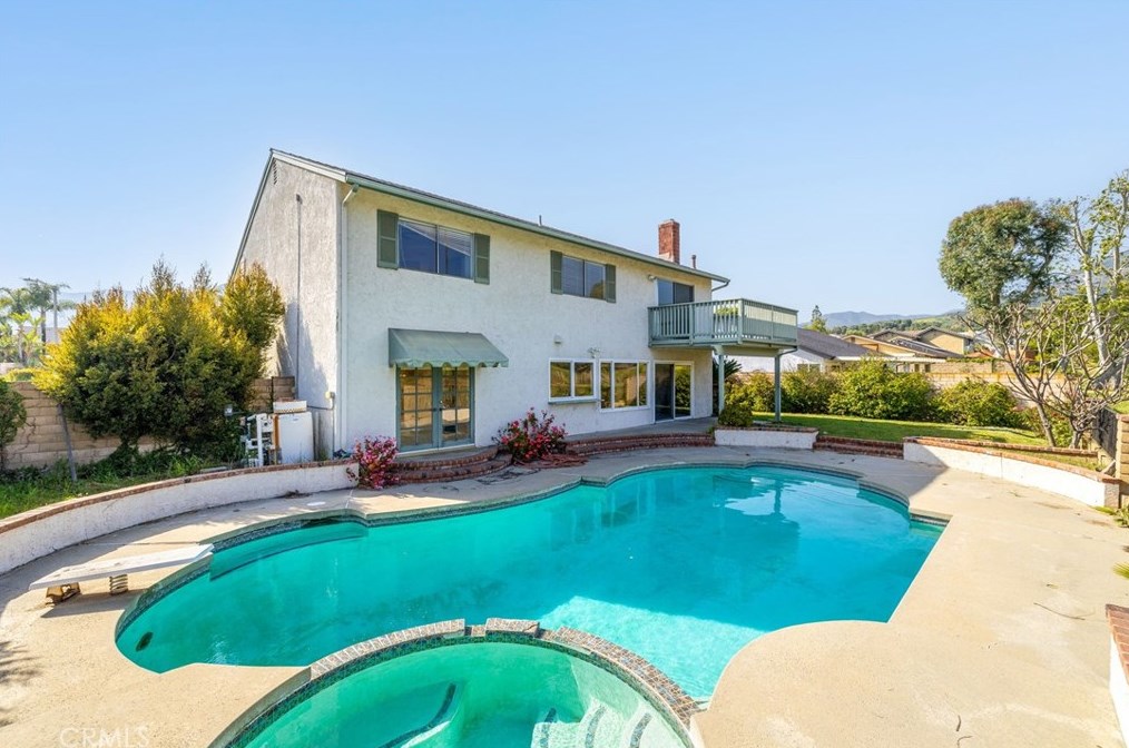 6702 Sherwood Dr, La Verne, CA 91750