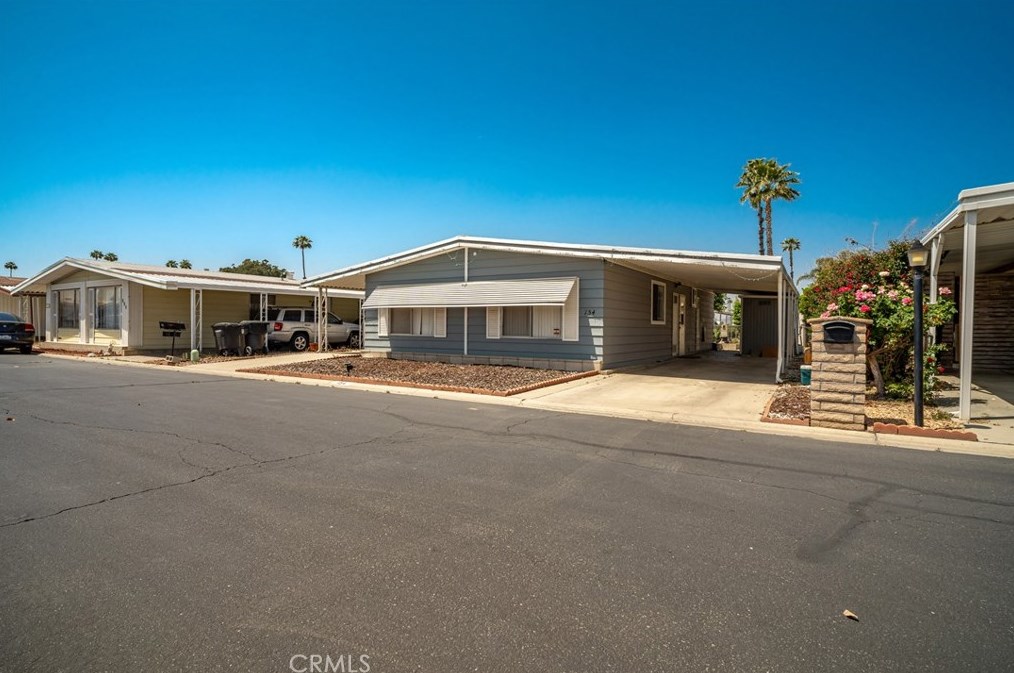 601 N Kirby St #154, Hemet, CA 92545