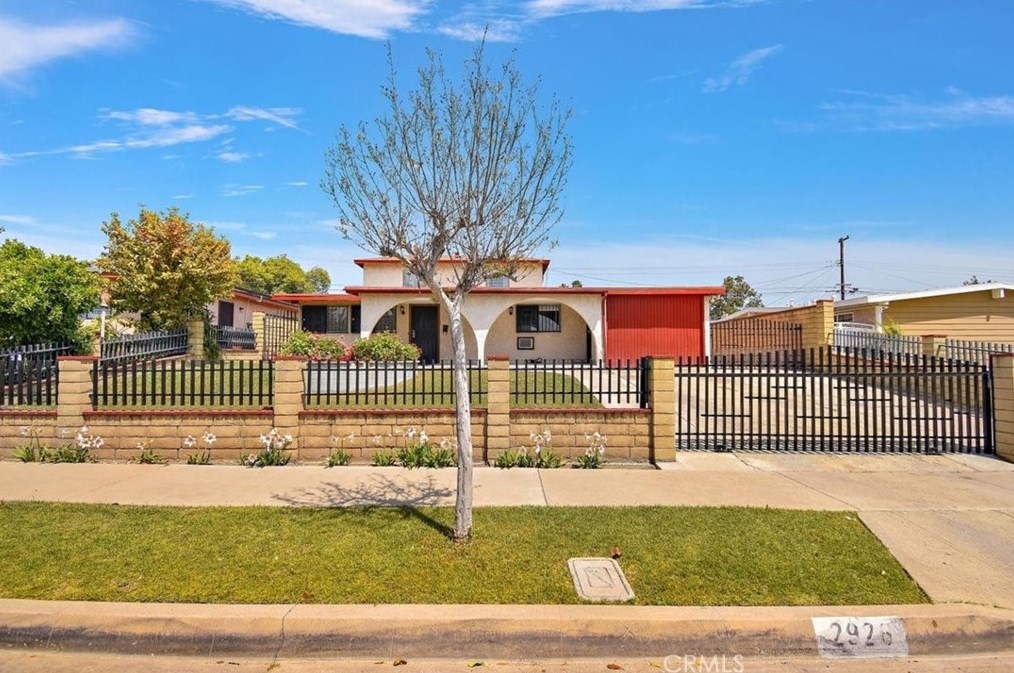 2926 Huston St, Pomona, CA 91767-1534
