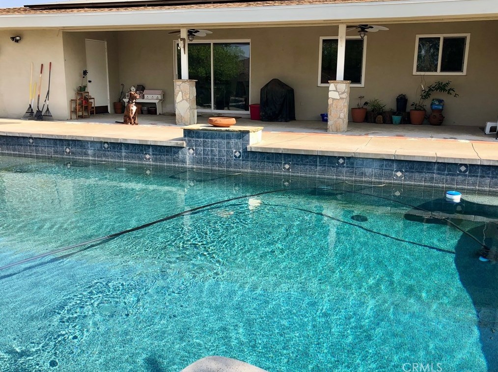 585 39th St, San Bernardino, CA 92404-1743