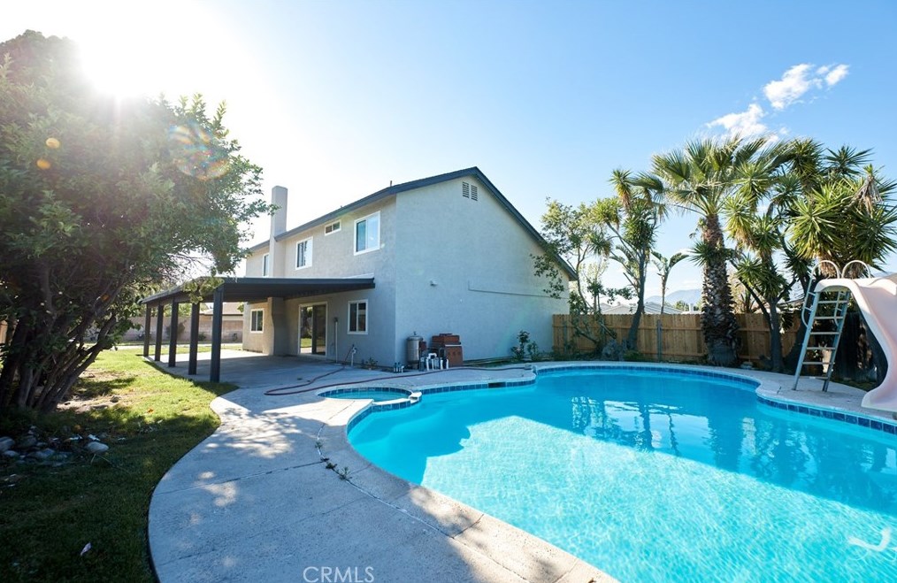 2428 Beechwood Ave, Rialto, CA 92377-4239