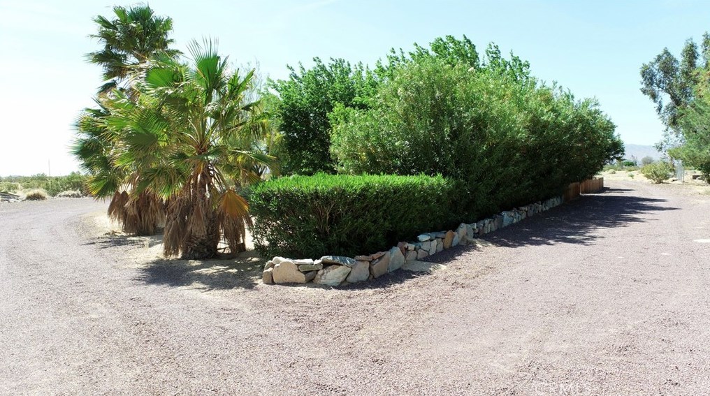 46345 Silver Vly Rd, Newberry Springs CA  92365-8508 exterior