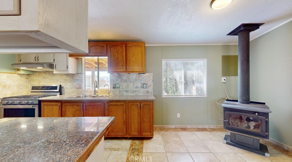 46345 Silver Vly Rd, Newberry Springs CA  92365-8508 exterior