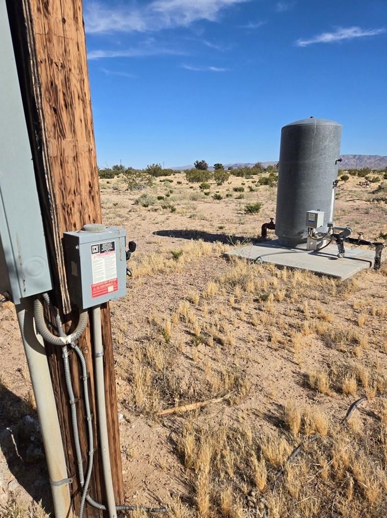 46345 Silver Vly Rd, Newberry Springs CA  92365-8508 exterior