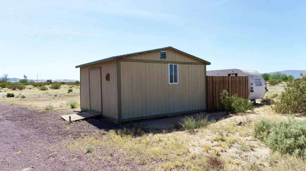 46345 Silver Vly Rd, Newberry Springs CA  92365-8508 exterior
