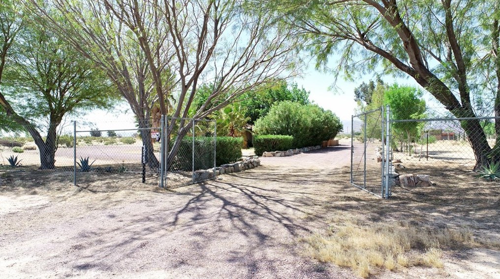 46345 Silver Vly Rd, Newberry Springs CA  92365-8508 exterior
