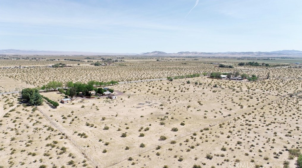 46345 Silver Vly Rd, Newberry Springs CA  92365-8508 exterior