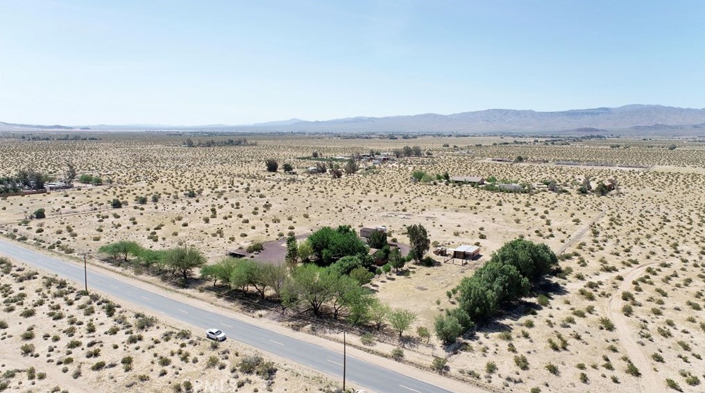 46345 Silver Vly Rd, Newberry Springs CA  92365-8508 exterior