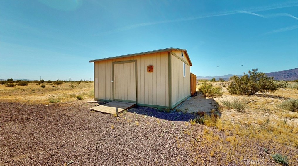 46345 Silver Vly Rd, Newberry Springs CA  92365-8508 exterior