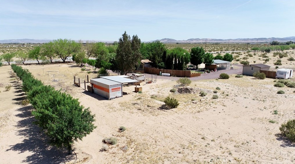 46345 Silver Vly Rd, Newberry Springs CA  92365-8508 exterior