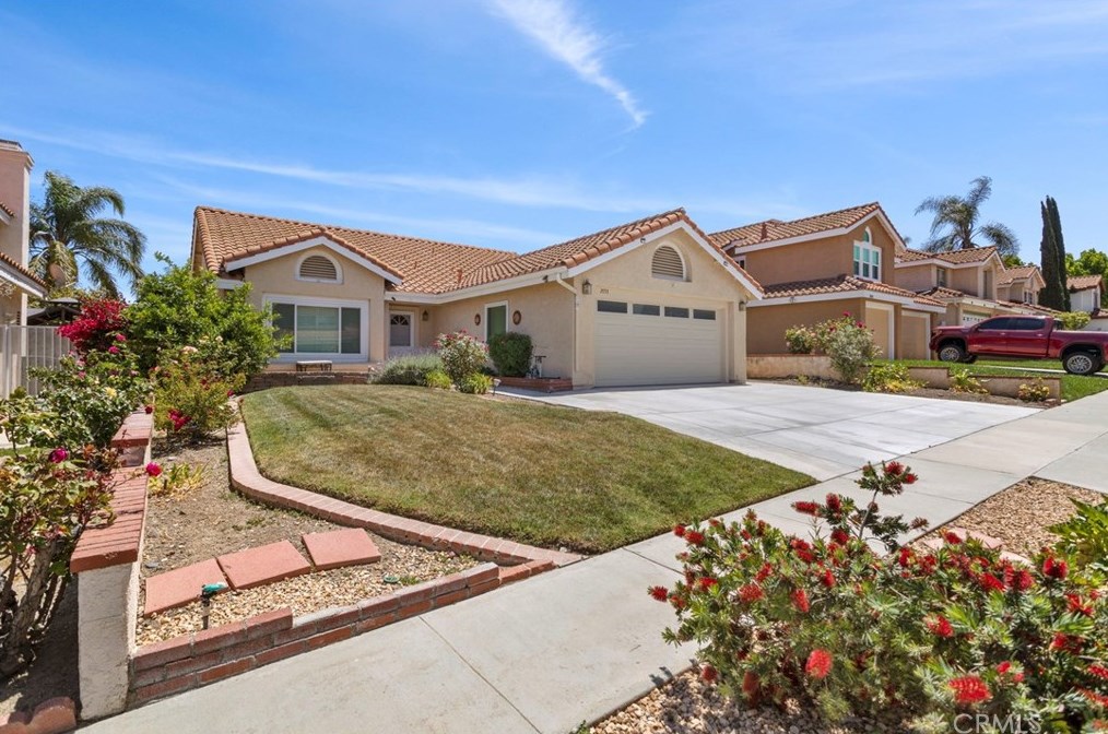 2053 Valor Dr, Corona, CA 92882-4501