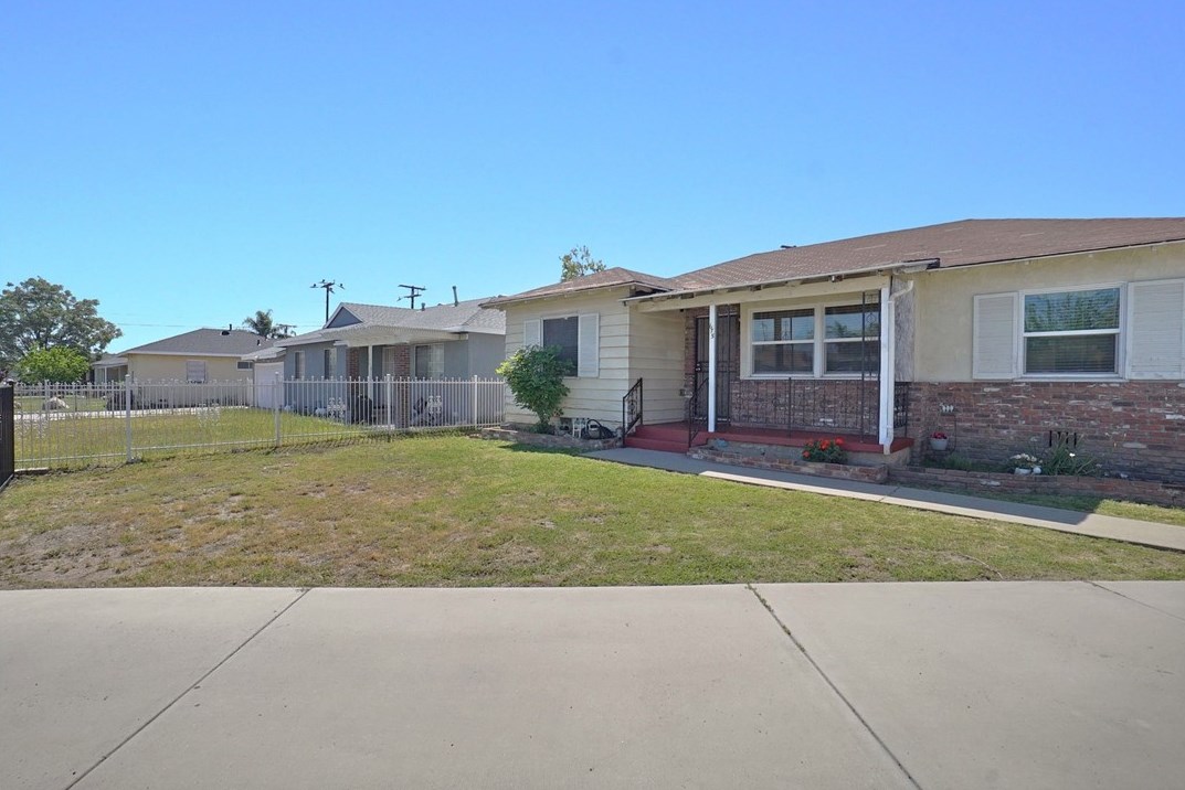 675 W Grove St, Rialto, CA 92376